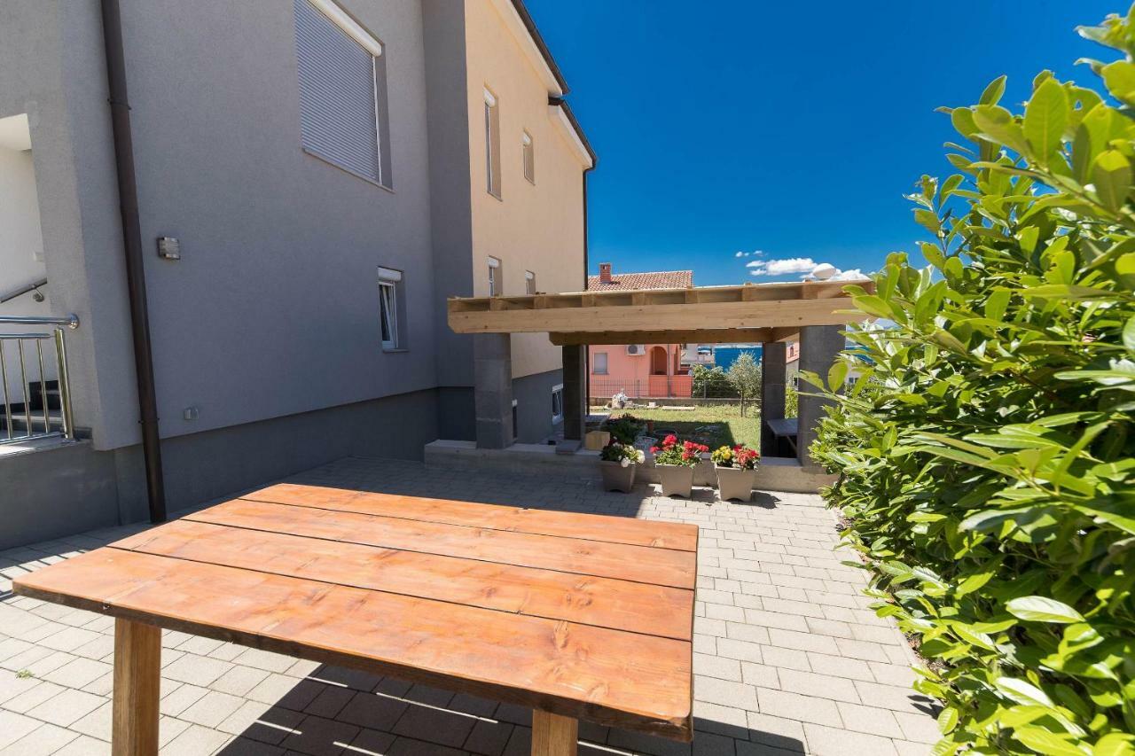 Moderne Souterrainwohnung Crikvenica Exterior photo